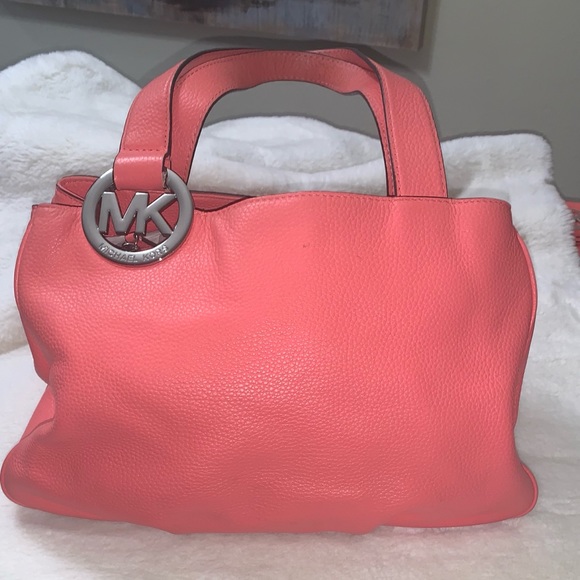 Michael Kors purse!! - Picture 1 of 4